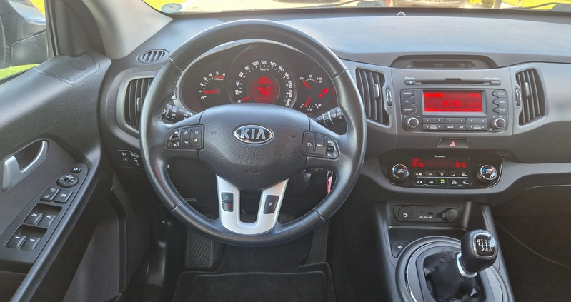 Kia Sportage cena 48999 przebieg: 143000, rok produkcji 2013 z Chęciny małe 781